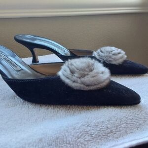 MANOLO BLAHNIK BLACK SUEDE